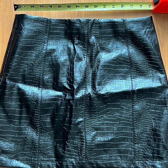 M Boutique Vegan Leather Skirt - Picture 4 of 5